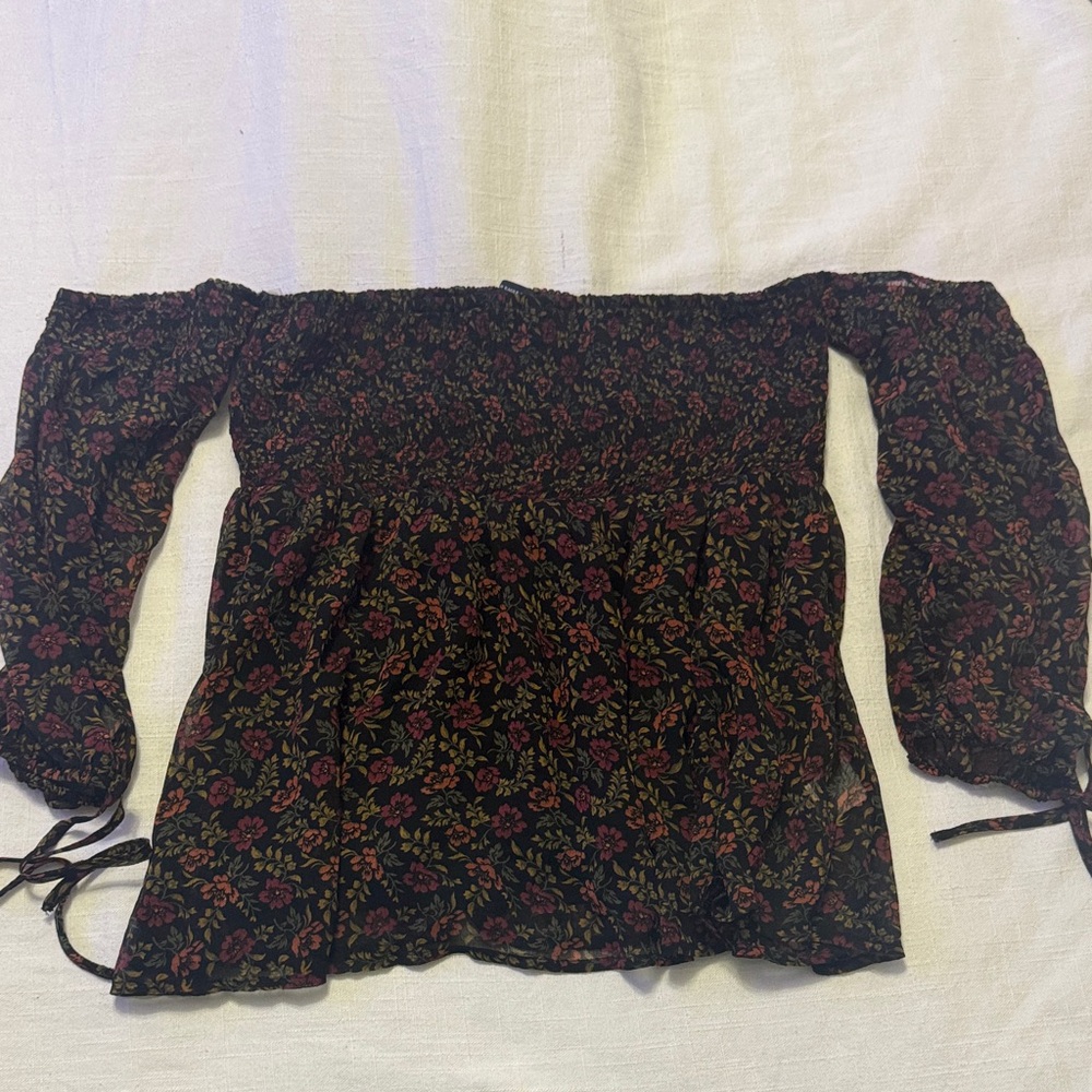 American Eagle Off-Shoulder Floral Shirt